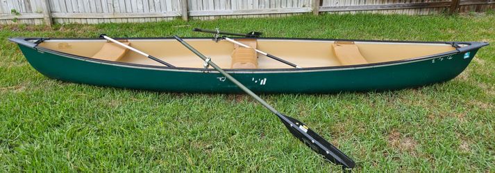 Pelican 15.5' Assembled Canoe / 81 lbs.