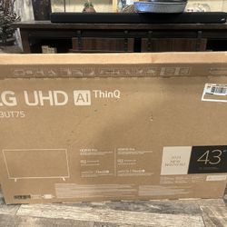 LG UHD 43” Smart TV 