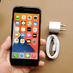 iPhone 7 - UNLOCKED - Like New  