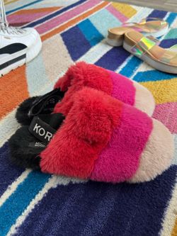 Michael Kors Slippers w9-10