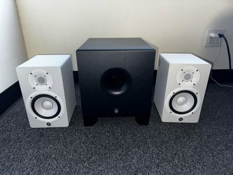 Yamaha 8” subwoofer  with a pair of HS5