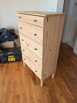 5-drawer wood dresser