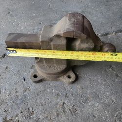 3 Inch Vise Mfg Athol Swivel Base 623