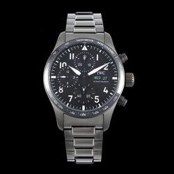 A fashionable men's watch with fine design and high-end design