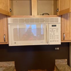 Microwave Oven With Sammies Fan