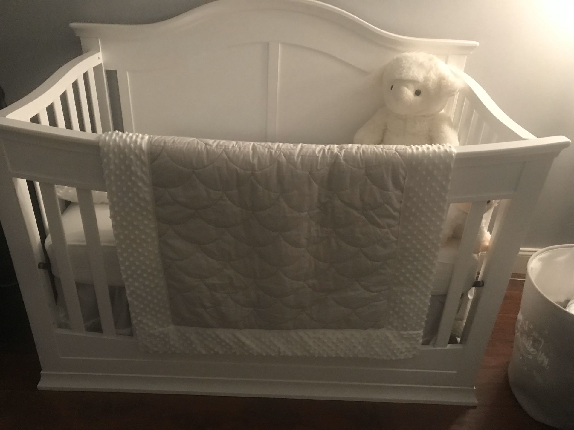 4-1 Convertible Baby Crib