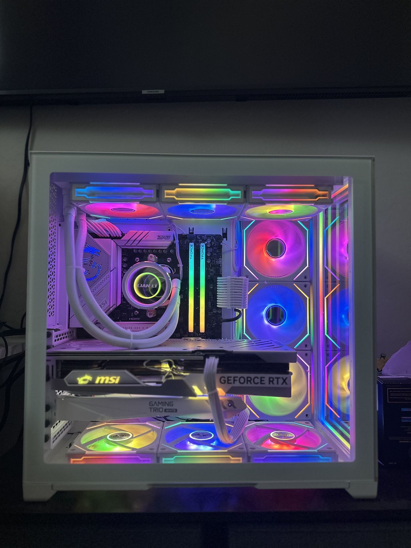 4070 Ti Super AMD Ryzen 7 7800X3D 2TB SSD DDR5 RGB Gaming PC