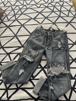 Straight Leg Ripped jeans Size 1 ( Fits Size 2-3)