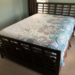 3 Piece Wood Queen Bedroom Set