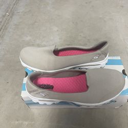 NEW SKECHERS BROWN TAUPE WALKING COMFORT WEDGE PUMPS SIZE 10 SIZE 40  M $65