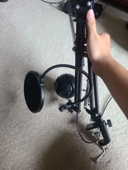 Blue Snowball Mic + Desk Clamp and Pop Filter