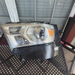 2021 Ram 1500 Headlight.. Drivers Side