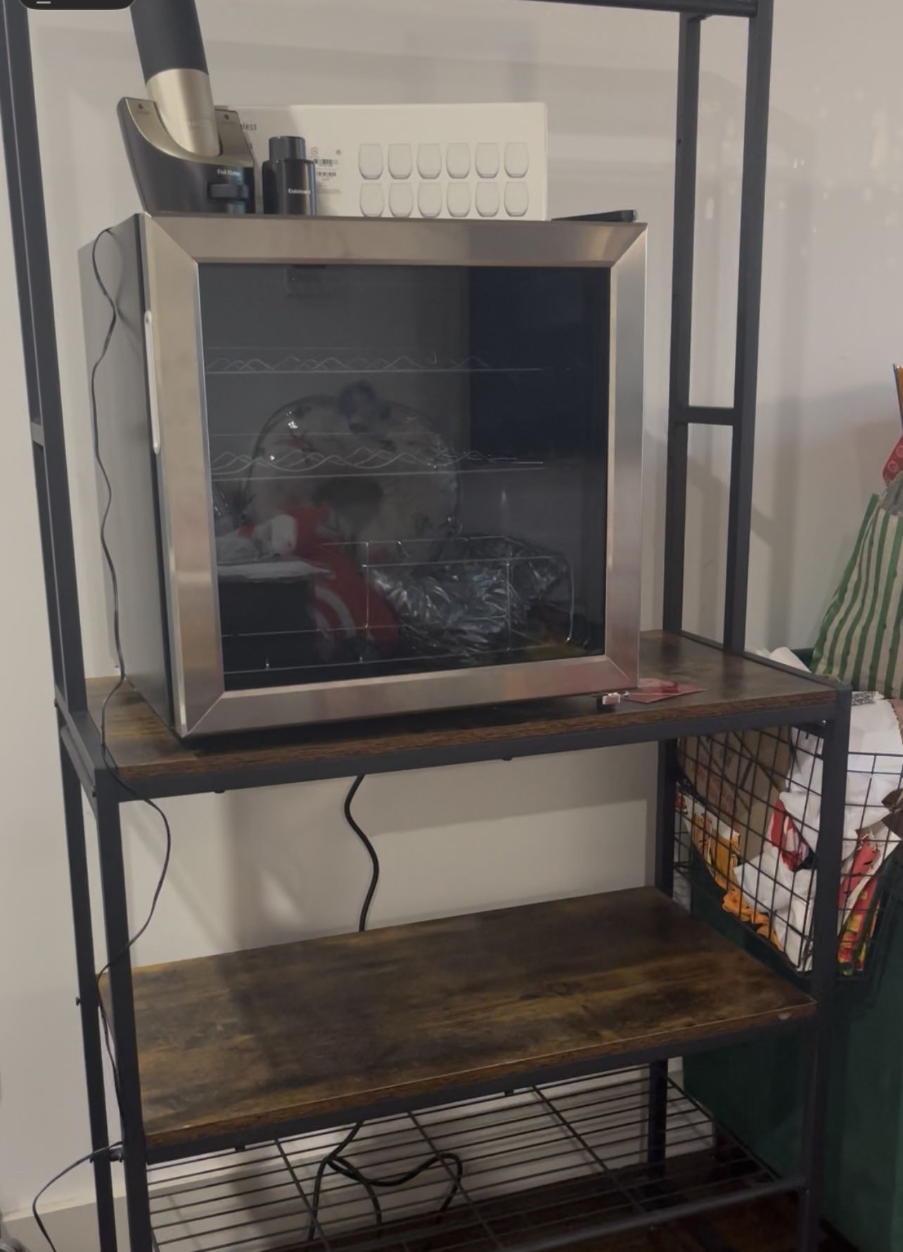 🍷 Like-New Wine Fridge - Bar Bundle – $150 or $130 TODAY Only!