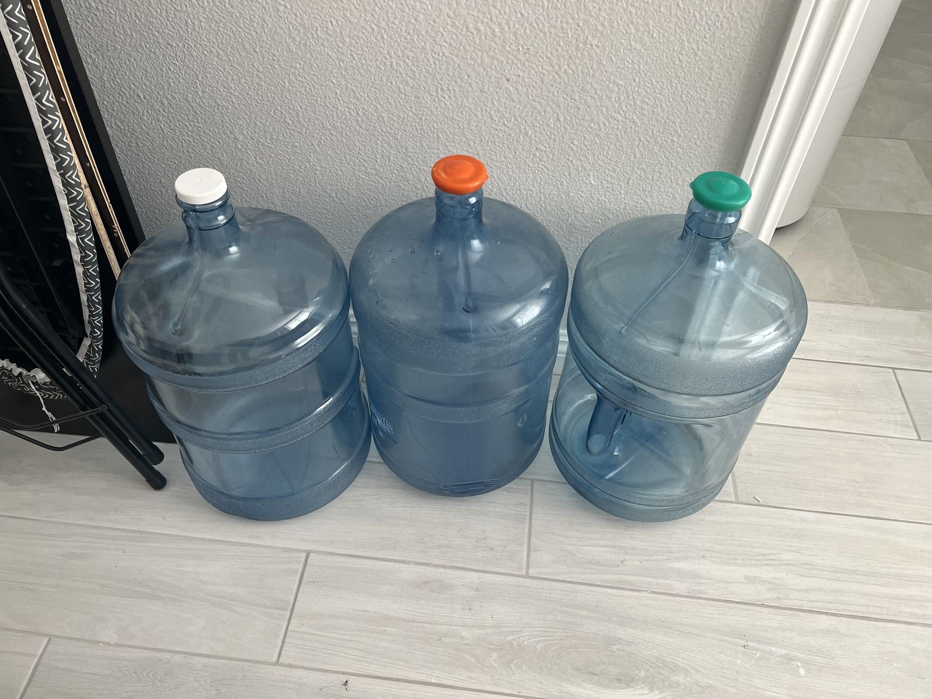 Water Jugs With Caps