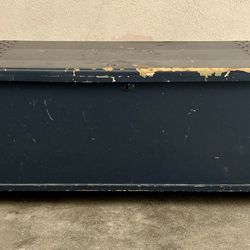 Vintage Cedar Chest, Painted Blue, Inside Excellent Condition