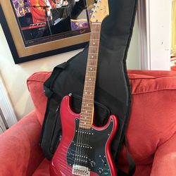 Fender LTD Player HSS Strat Candy Red Burst W/new Fender Padded Gig Bag