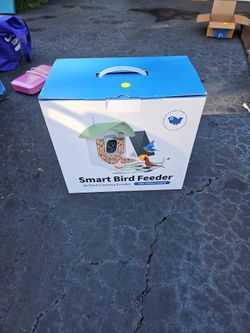 AI Camera Birdwatching Bird Feeder