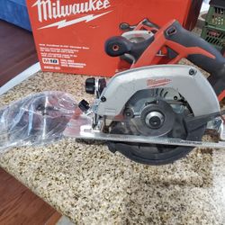 Milwaukee M18 Circular Saw 6 1/2
