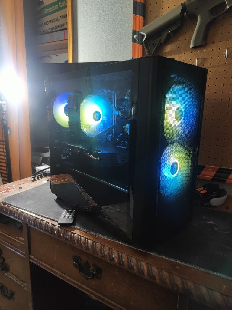 RADEON RX 580 + Ryzen 5 5500 Gaming PC