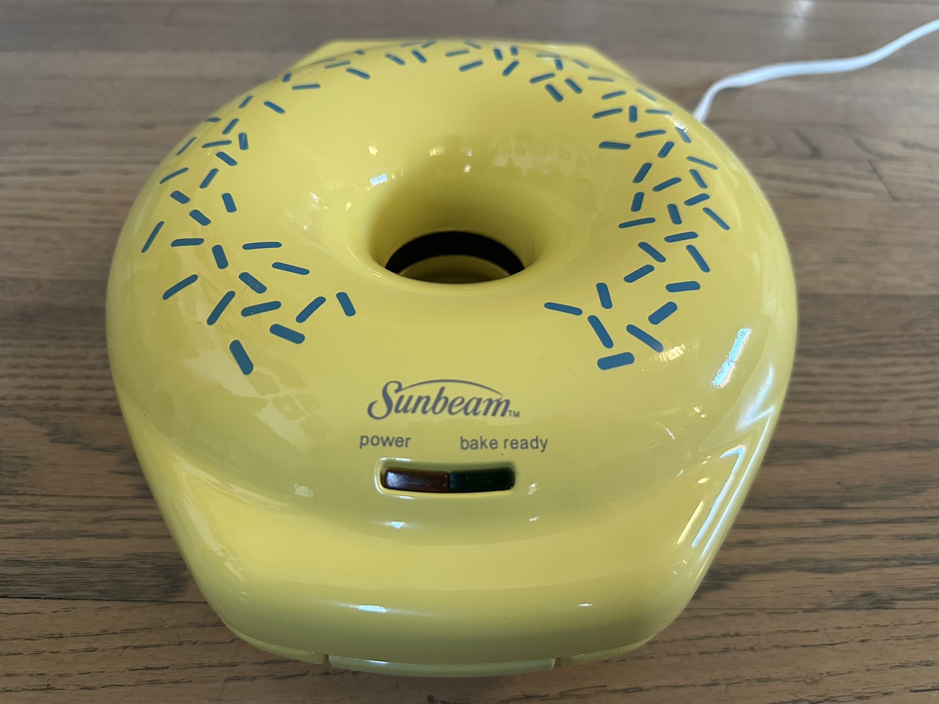 Sunbeam Donut Shaped Donut Maker Sunny Yellow Model FPSBDML920