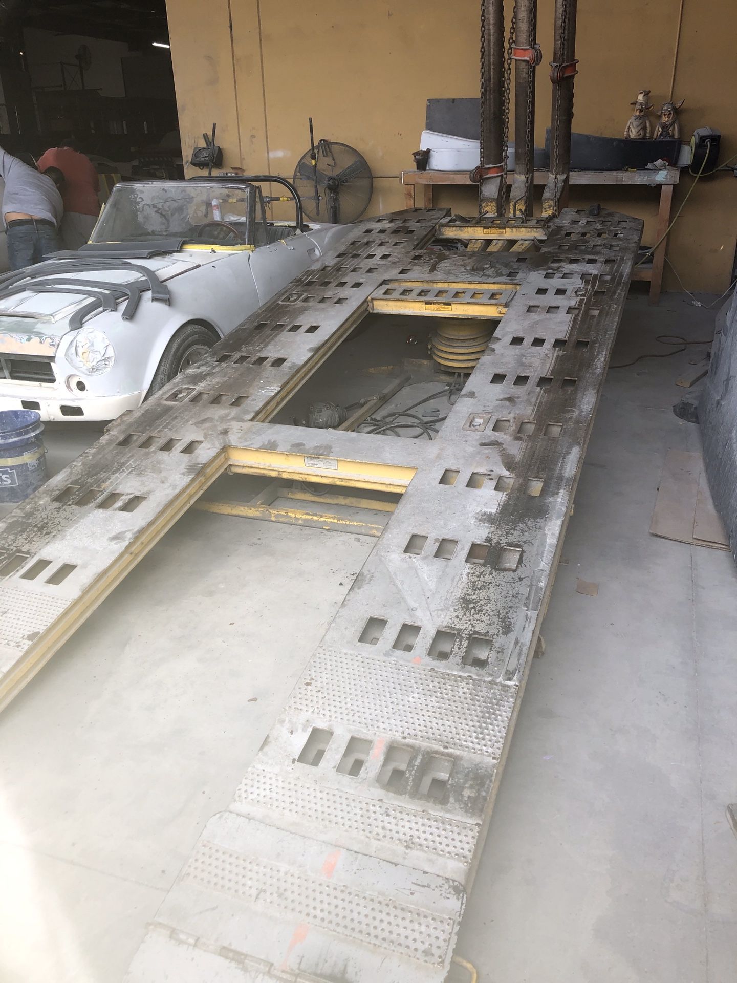 Ez Liner 2 Chief frame rack/machine for Sale in Anaheim, CA OfferUp