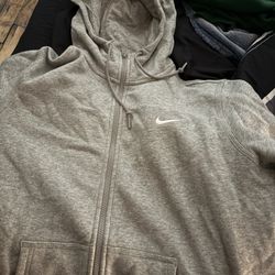 4 Nike Hoodies Men’s Size L