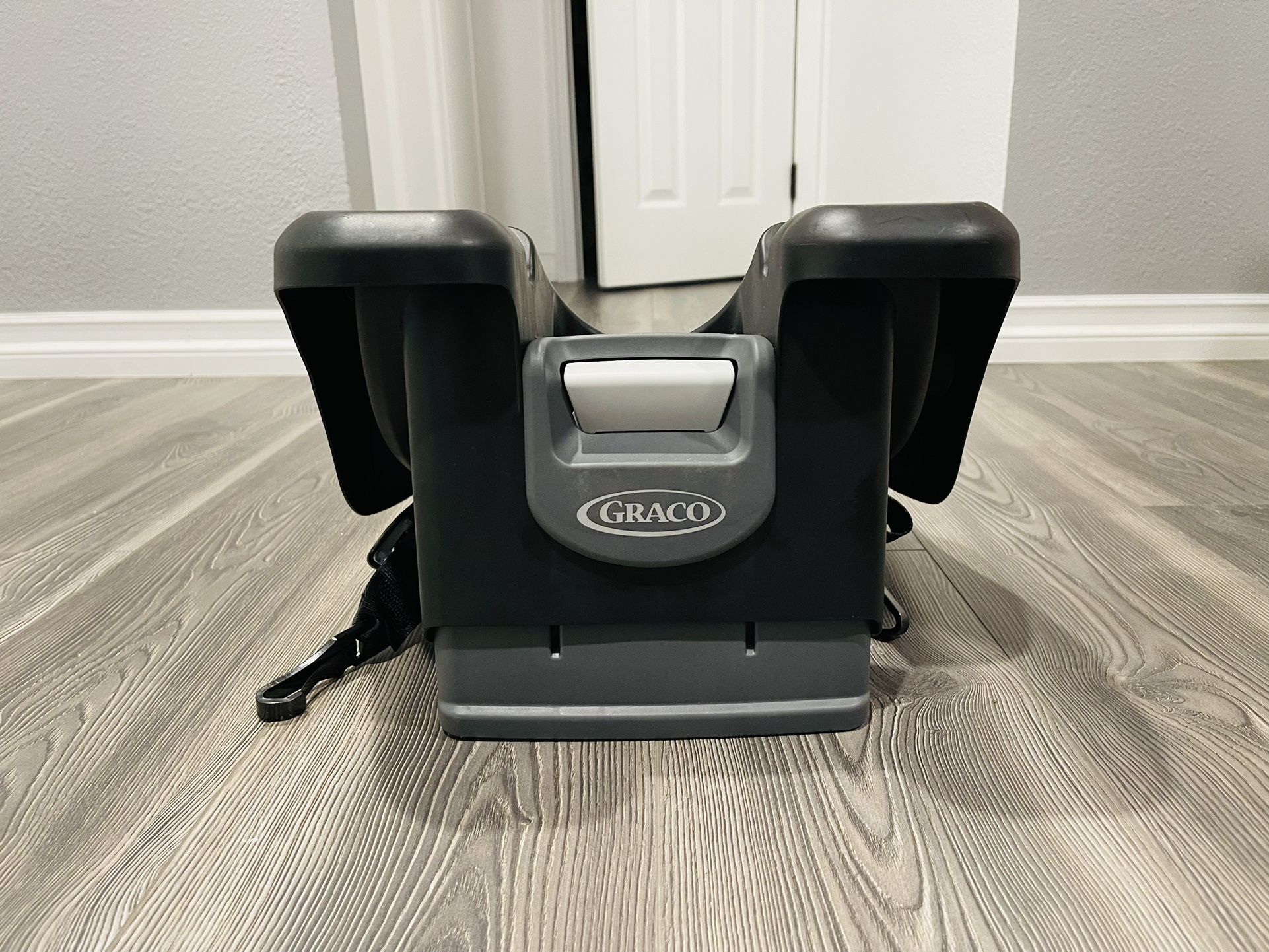 Graco SnugRide Lite Infant Car Seat Base, Black for Sale in Redlands, CA  OfferUp