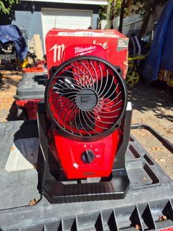 Milwaukee M12 Jobsite Fan (Tool-Only)