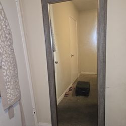 Mirror 5 feet 8 in