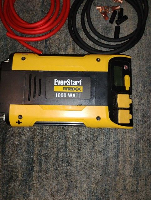 EverStart Maxx 1000 Power Inverter 