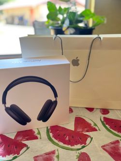 AirPods Max Midnight Black w/ Case & Charger - Never opened