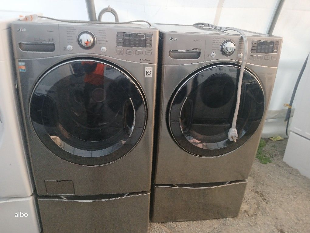 Lg Washer And Dryer Set Electric With Pedestals