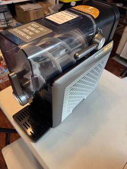 Slushy maker