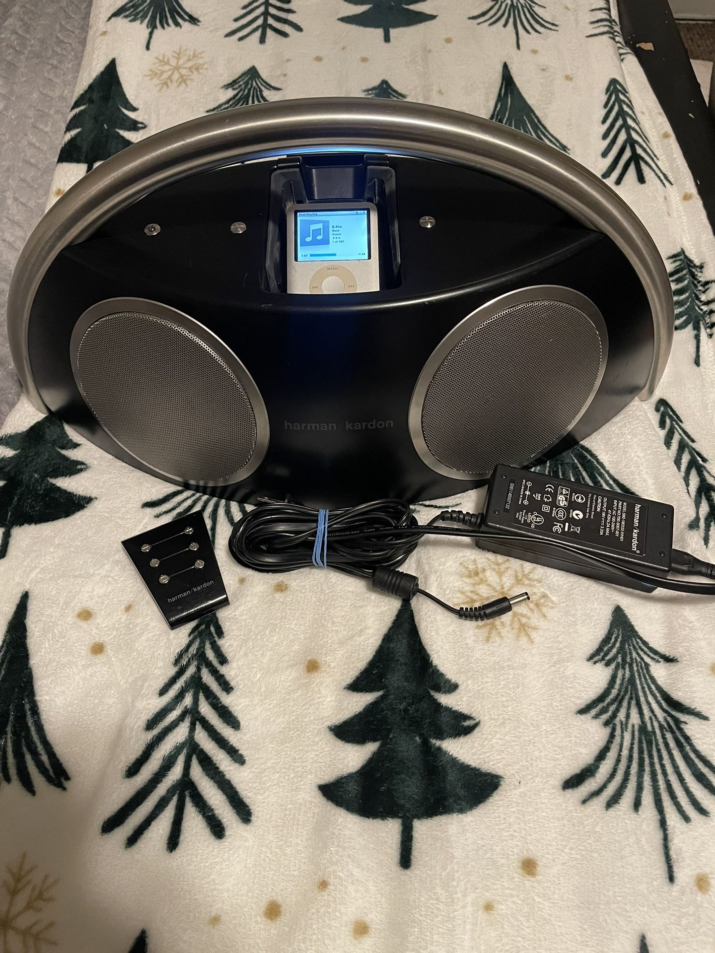 Harman Kardon Go Play II Speaker For Apple /iPhone/iPod 30 Pin W