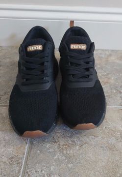 Women’s sneakers