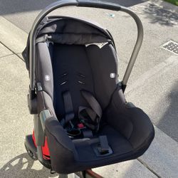 NUNA CAR SEAT with base, Accessories  