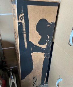 EVERLAST punching bag and stand NEW