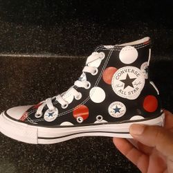 Converse womens 6 Like new 
