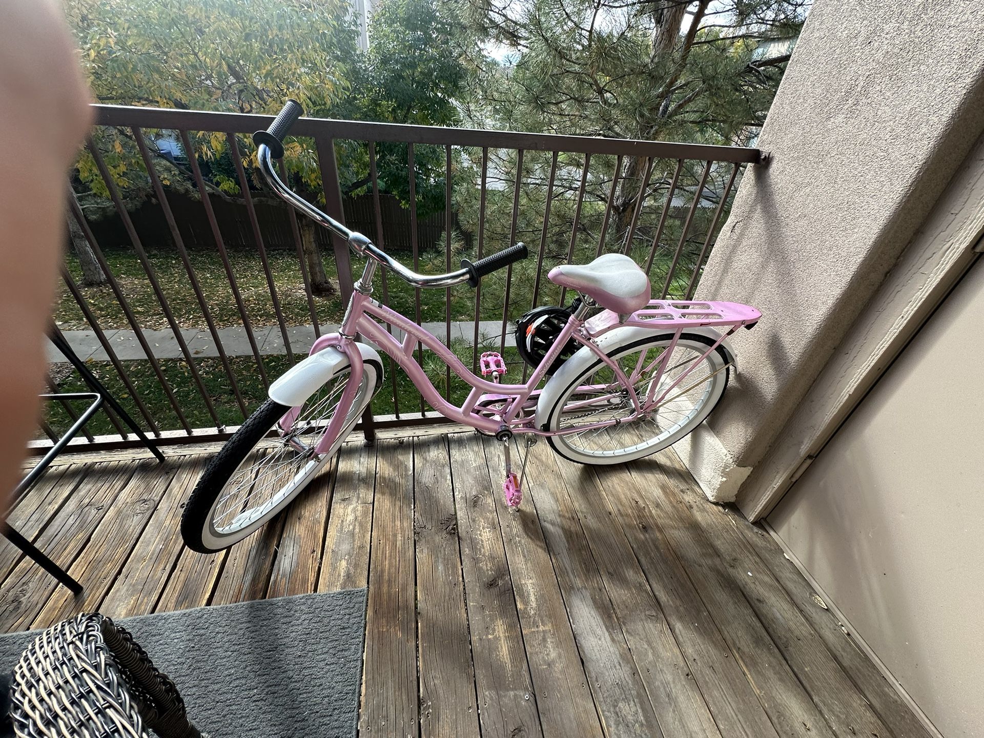 Schwinn Pink Windfall Cruiser Bike