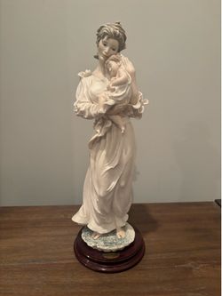 Giuseppe Armani “Bliss” 0386-F porcelain figurine statue of mother & child