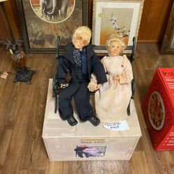 Vintage Jacqueline Kent Collection “Never Too Late” Town Folk On Bench. DADS ESTATE