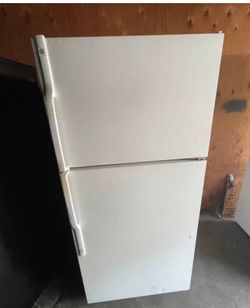 Top Freezer Refrigerator
