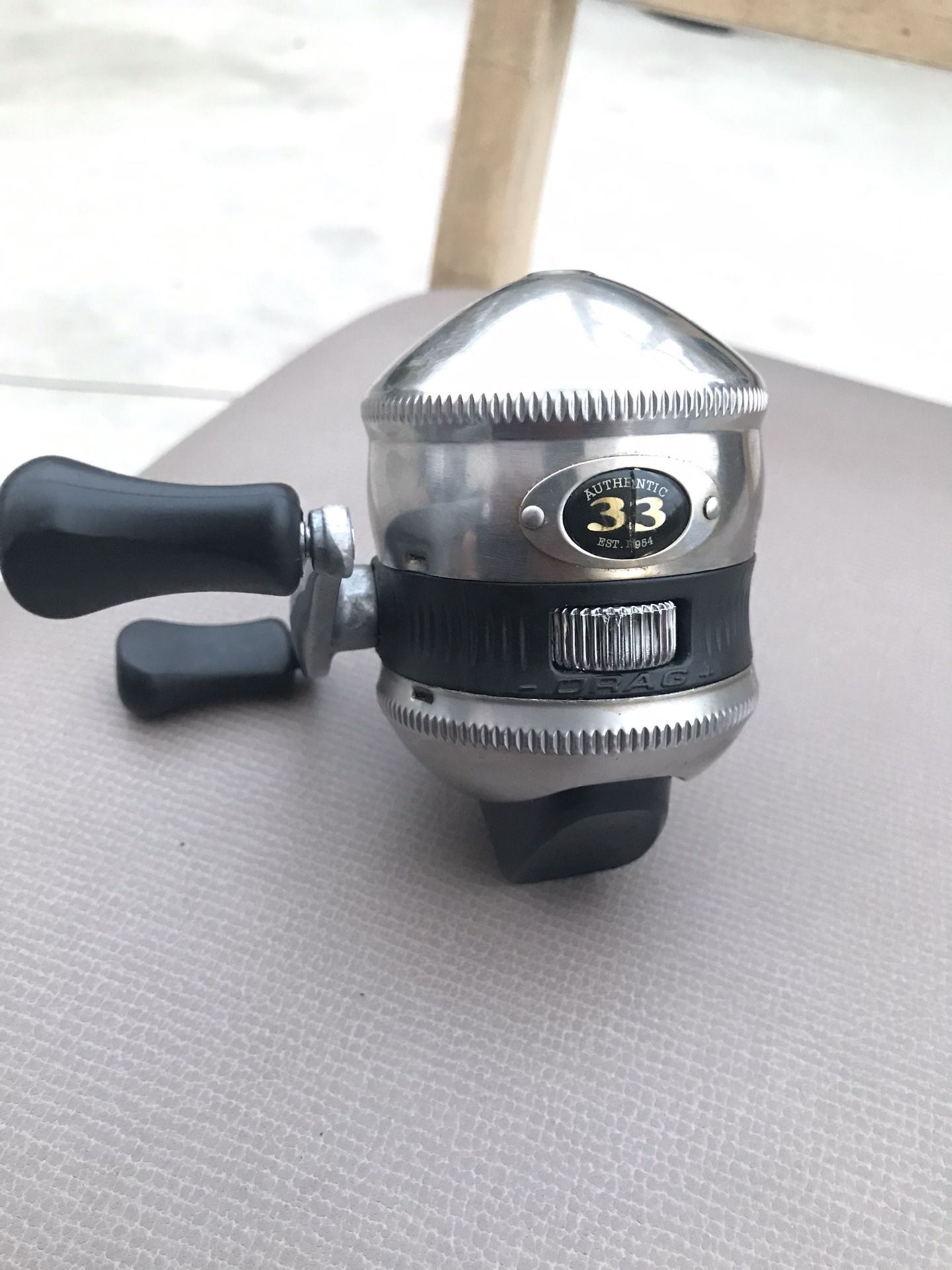 Zebco Authentic 33 Fishing Reel for Sale in Wilmington, CA - OfferUp