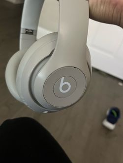 Beats Studio Pros Over-Ear Headphones Gray