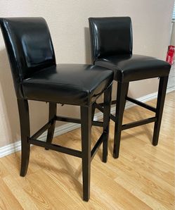 2 BLACK FAUX LEATHER BAR STOOLS ($60.00 FOR BOTH) HEIGHT FLOOR TO SEAT: 30”