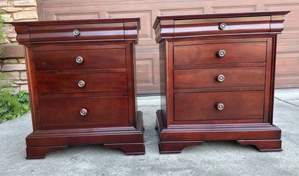PAIR of New Classic Furniture 4-drawer nightstands