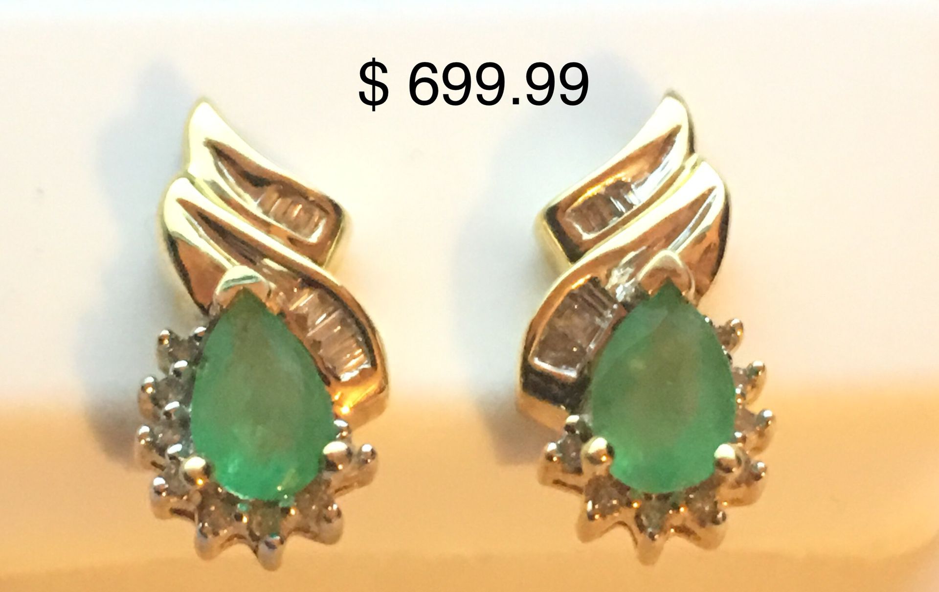 Natural Emerald Earrings with Gold & Diamond