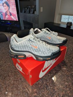 Nike Air Max Plus 7 VII Light Smoke Gray & Orange HQ2197-003, Sz 11.5, Jordan