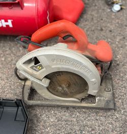 Black and Decker circular saw 11”