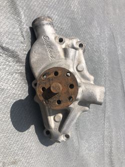Edelbrock Water Pump SBC Nova Chevelle Camaro Malibu El Camino Monte Carlo Blazer Suburban Silverado